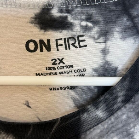 On Fire distressed tie-dye t-shirt with a "Kindness" graphic size 2X - Picture 3 of 5